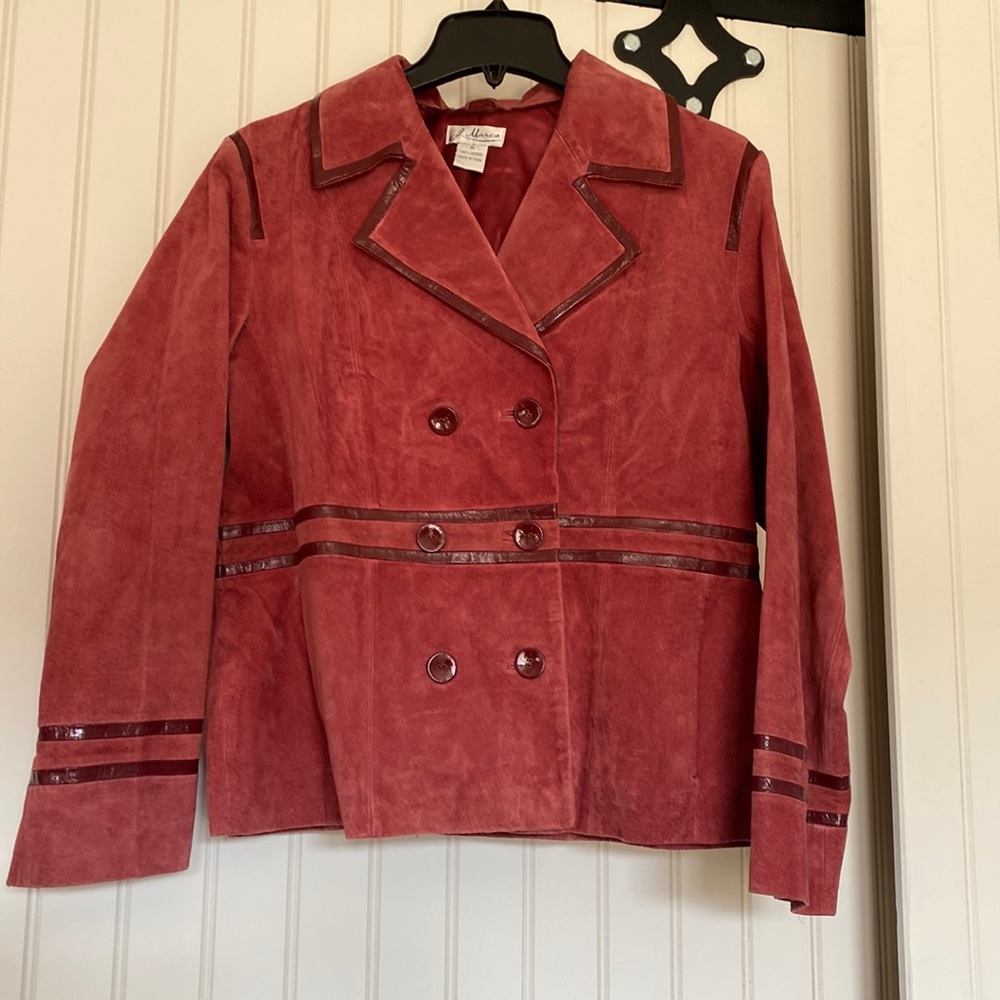 🔥 Rare find! J. Marco leather jacket, size M.